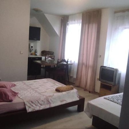 Apartment Ivaylo Varna Exteriör bild