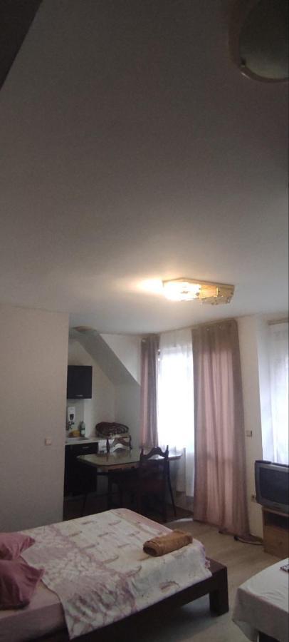 Apartment Ivaylo Varna Exteriör bild